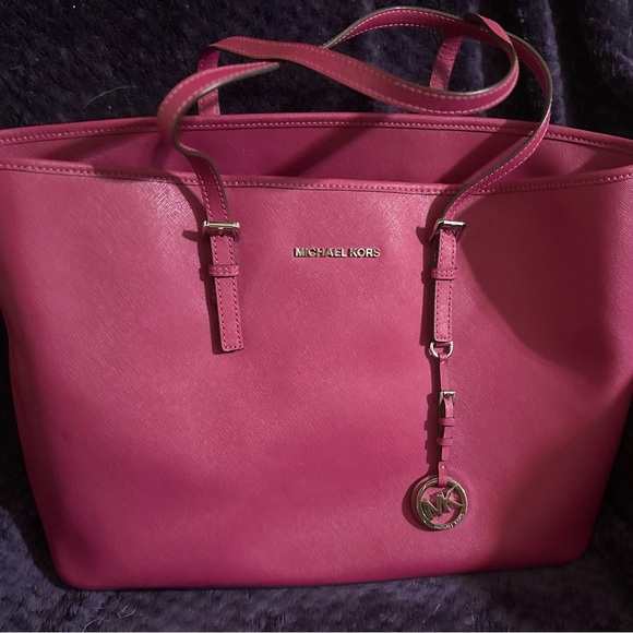 Micheal Kors tote bag - Picture 2 of 10